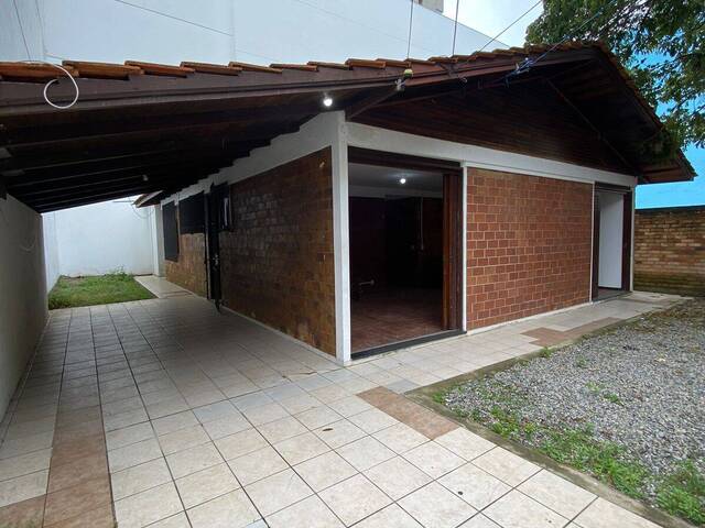 #0271 - Casa para Locação em Balneário Camboriú - SC