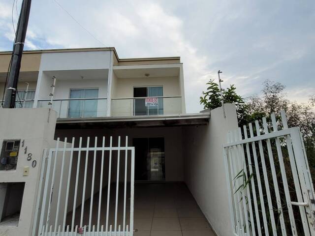 Sobrado para Venda em Camboriú - 1