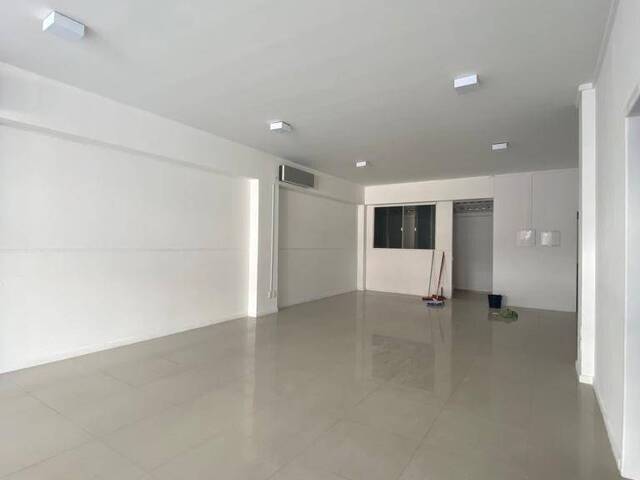 Sala para Locação em Balneário Camboriú - 2
