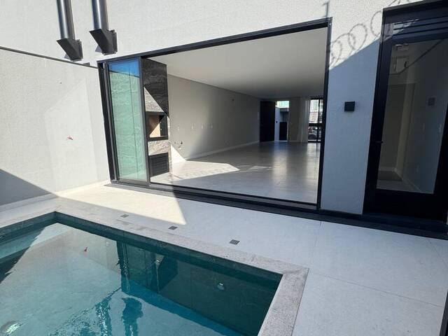 #1648 - Casa para Venda em Camboriú - SC - 1