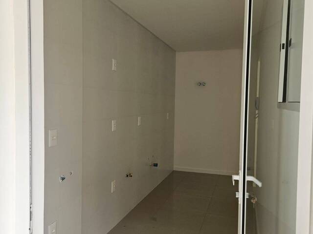 Apartamento para Venda em Camboriú - 4
