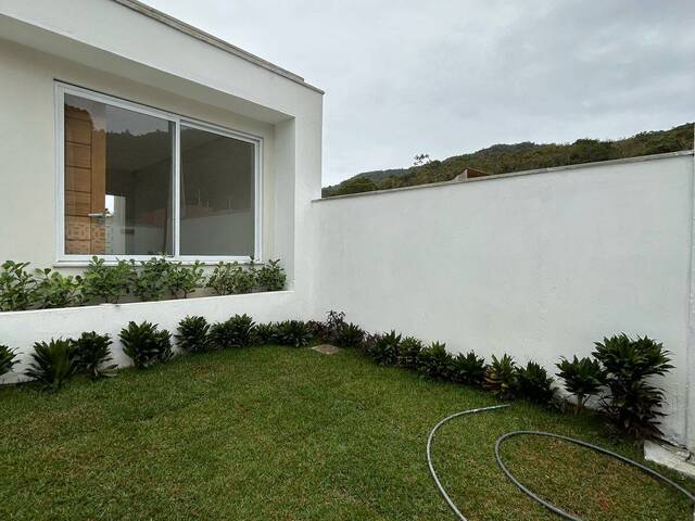 #1740 - Casa para Venda em Camboriú - SC - 2