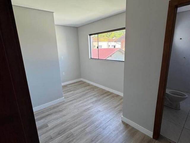 Sobrado para Venda em Camboriú - 5