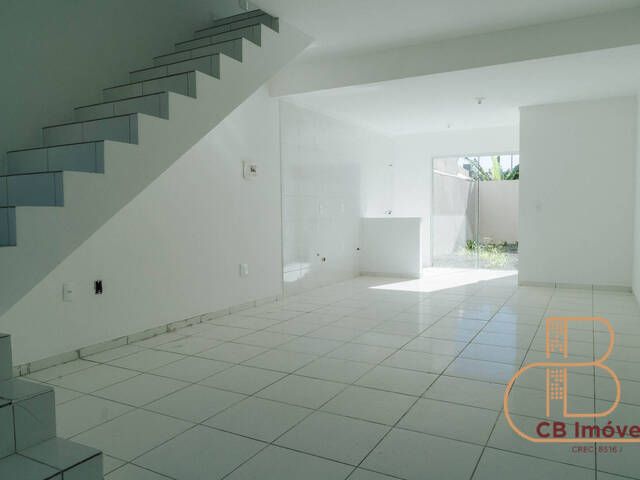 Sobrado para Venda em Camboriú - 3