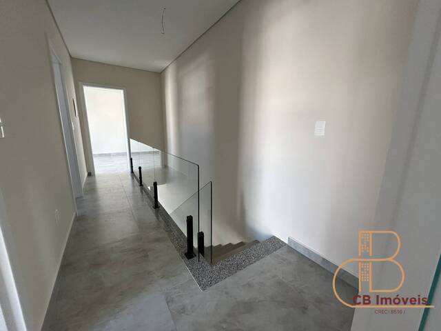 Sobrado para Venda em Camboriú - 5