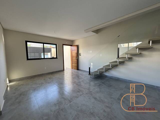 Sobrado para Venda em Camboriú - 4