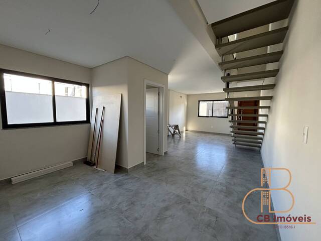 Sobrado para Venda em Camboriú - 2