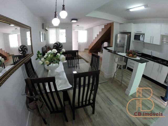 Sobrado para Venda em Camboriú - 2