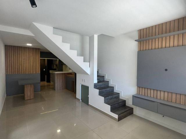 Sobrado para Venda em Camboriú - 2