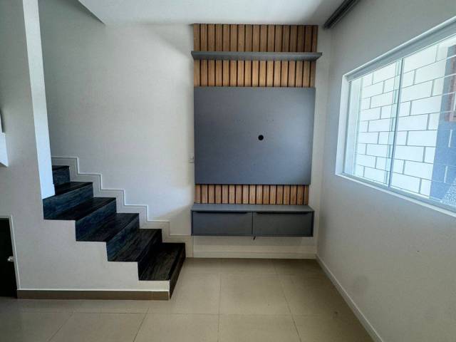 Sobrado para Venda em Camboriú - 5