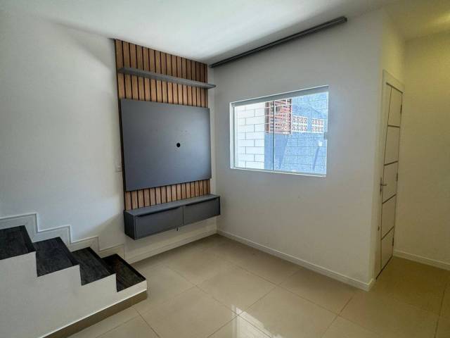 Sobrado para Venda em Camboriú - 3