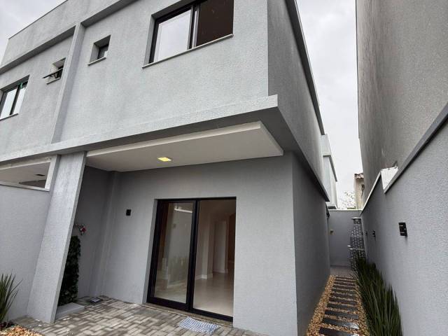 #1893 - Sobrado para Venda em Camboriú - SC