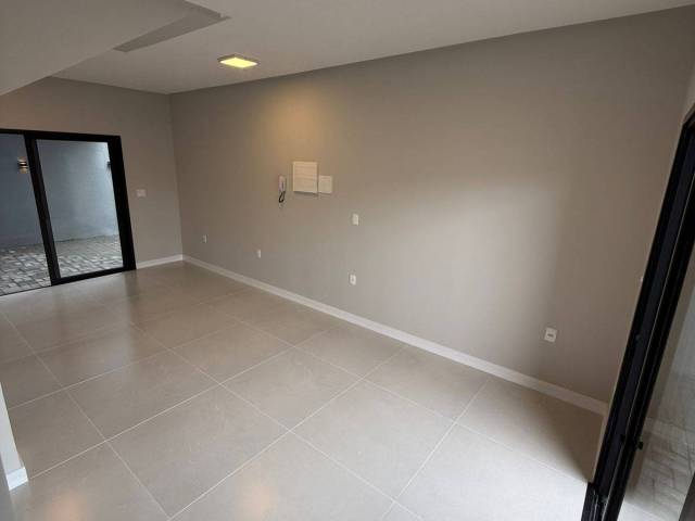 Sobrado para Venda em Camboriú - 5