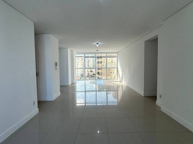 Apartamento para Locação em Balneário Camboriú - 2