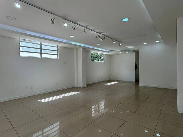 Sala para Locação em Balneário Camboriú - 4