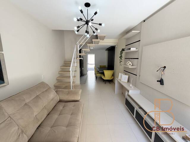 Sobrado para Venda em Camboriú - 4