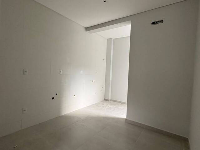 Apartamento para Venda em Camboriú - 3