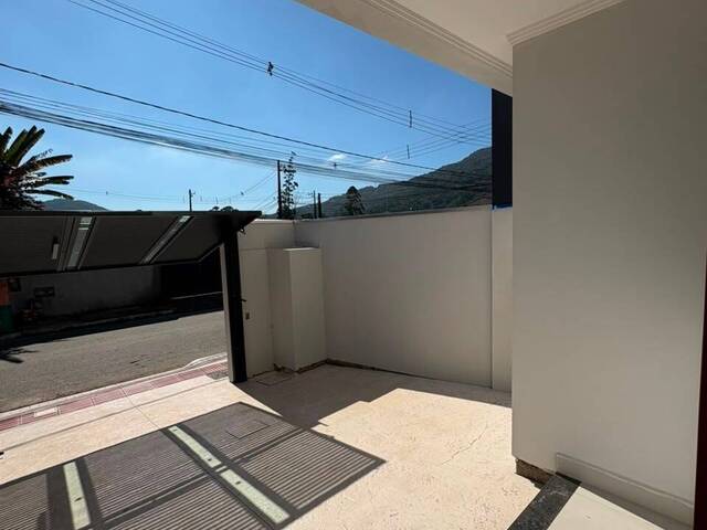 Sobrado para Venda em Camboriú - 4