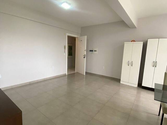 Apartamento para Venda em Camboriú - 4
